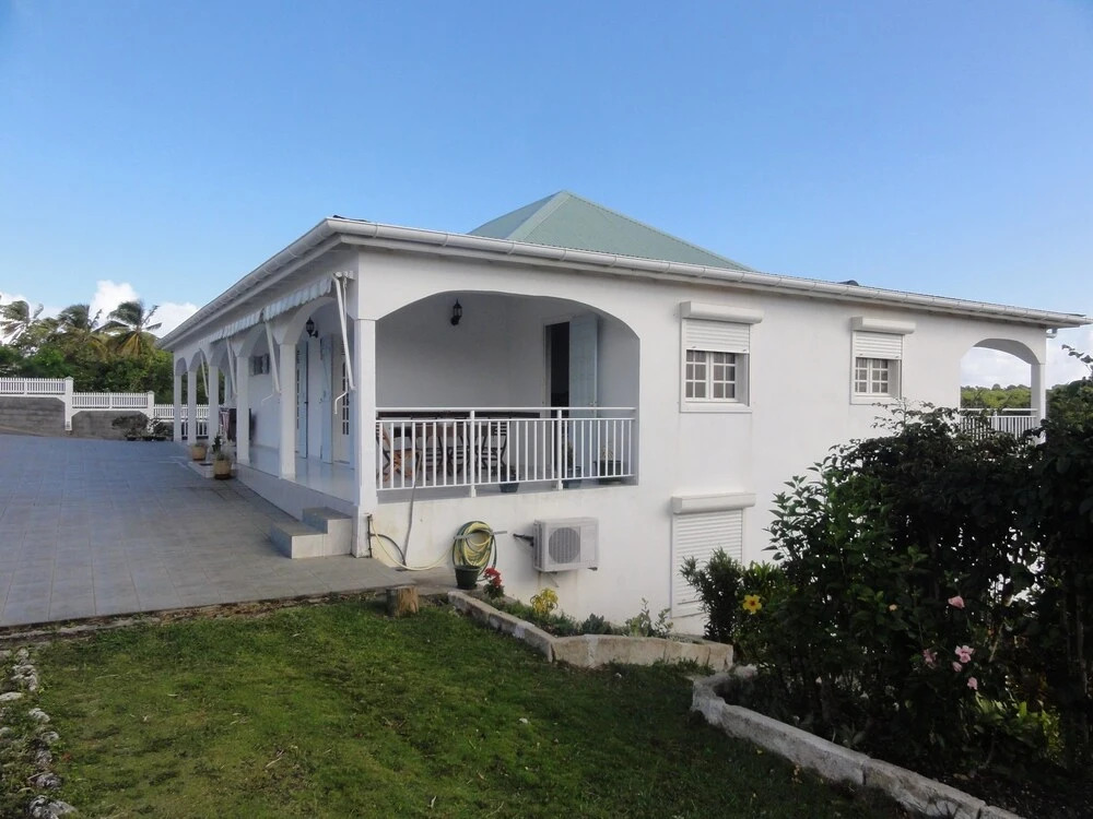 Apartment With one Bedroom in Capesterre de Marie Galante, With Enclos