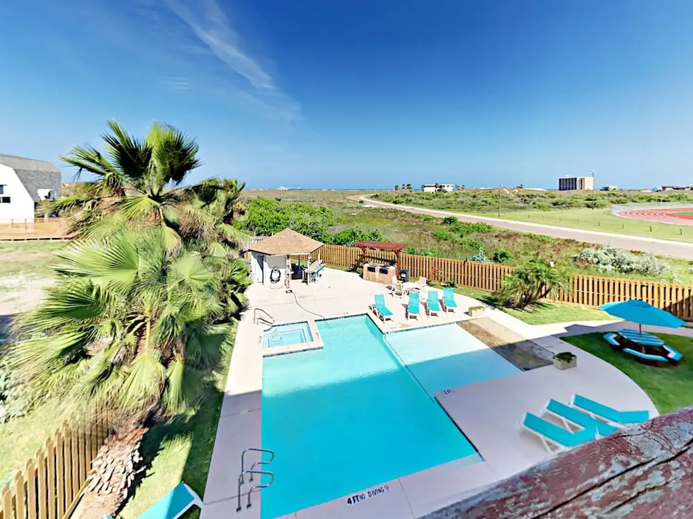 131 Sea Breeze 1 Bedroom 1 Bathroom Condo