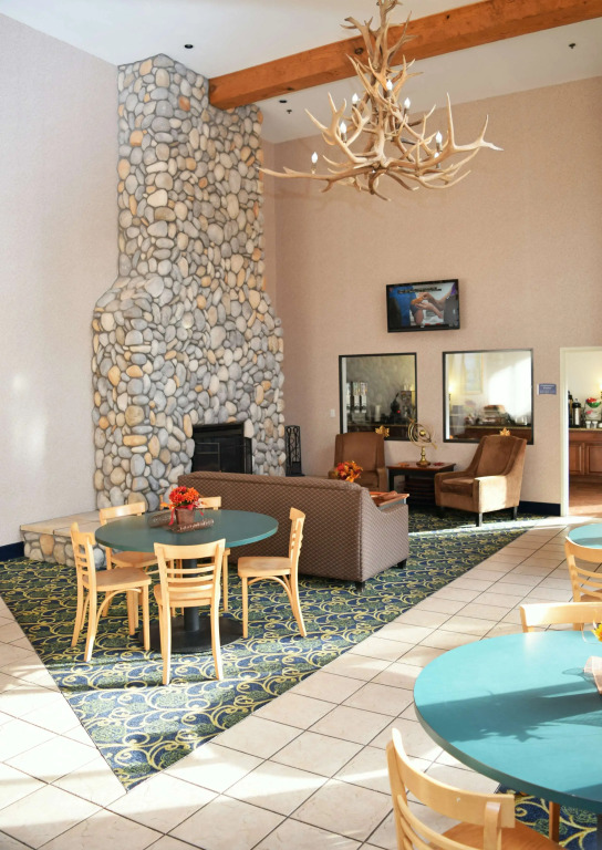 Beachfront Hotel Houghton Lake