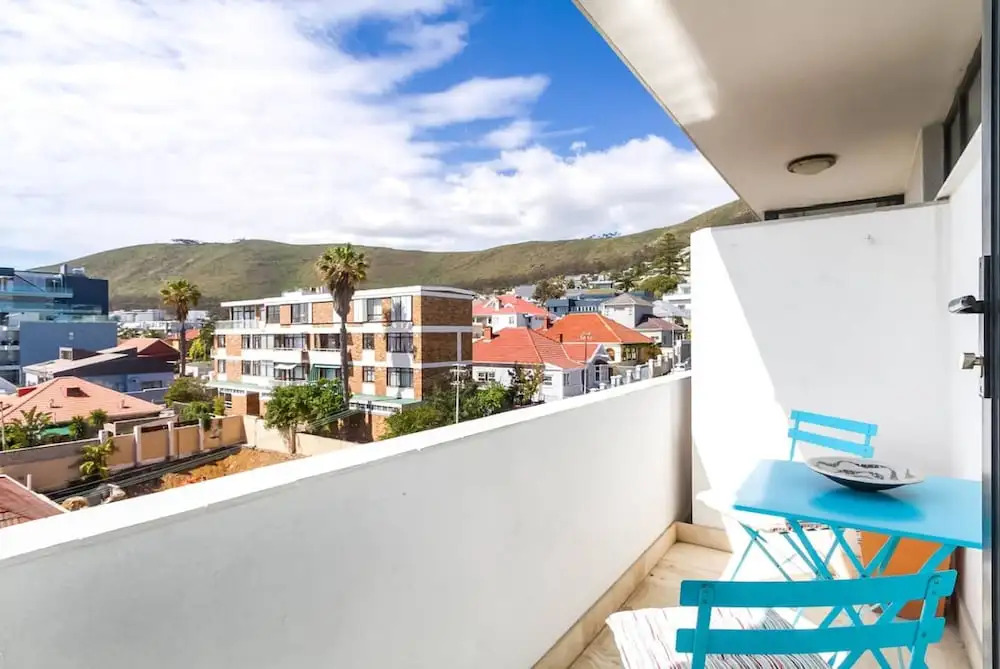 2 Bed Bantry Bay City and Sea View 100m to Beach
