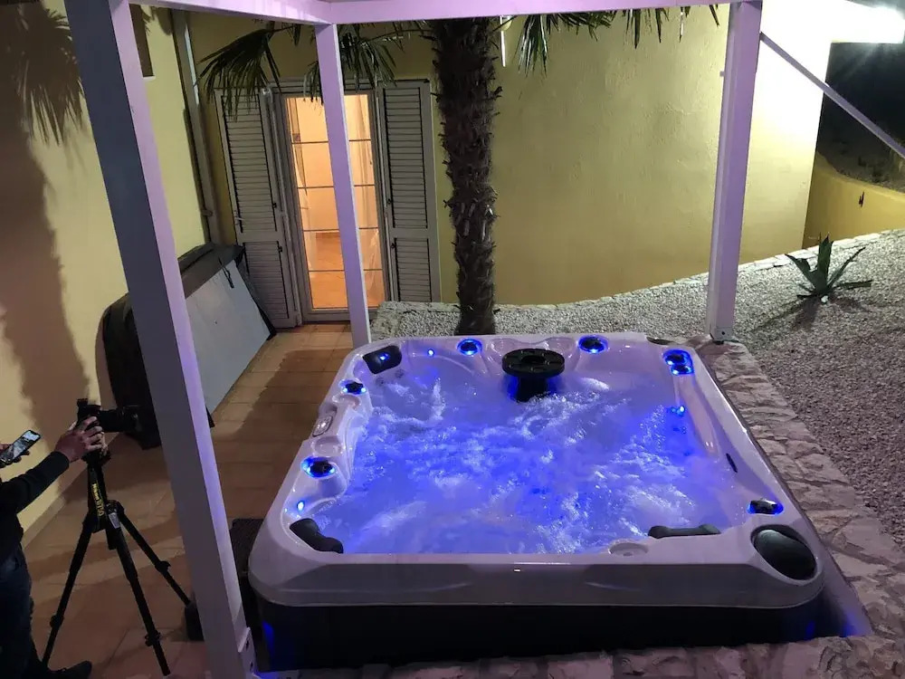 Villa in Ripenda Kras with Pool and Sauna