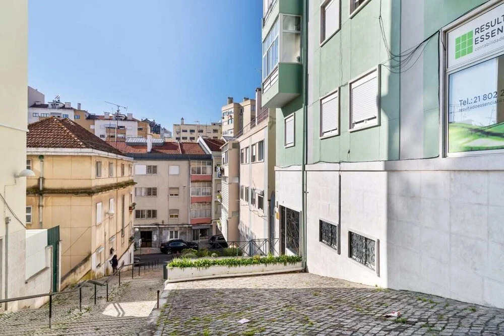 Stunning 2-Bedroom Apartment in Benfica, Lisbon