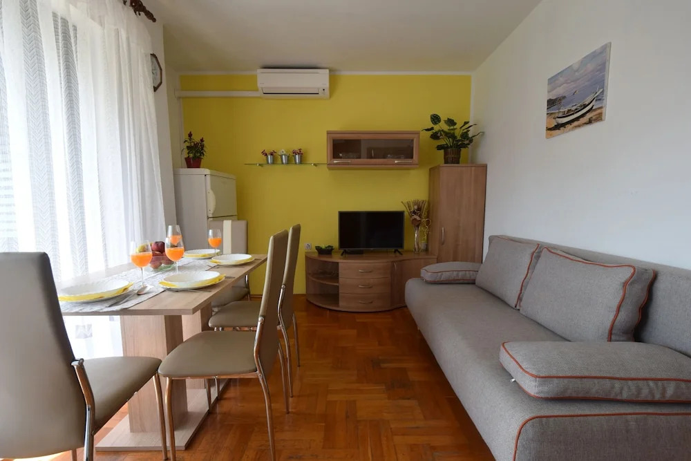 Apartment Biserka