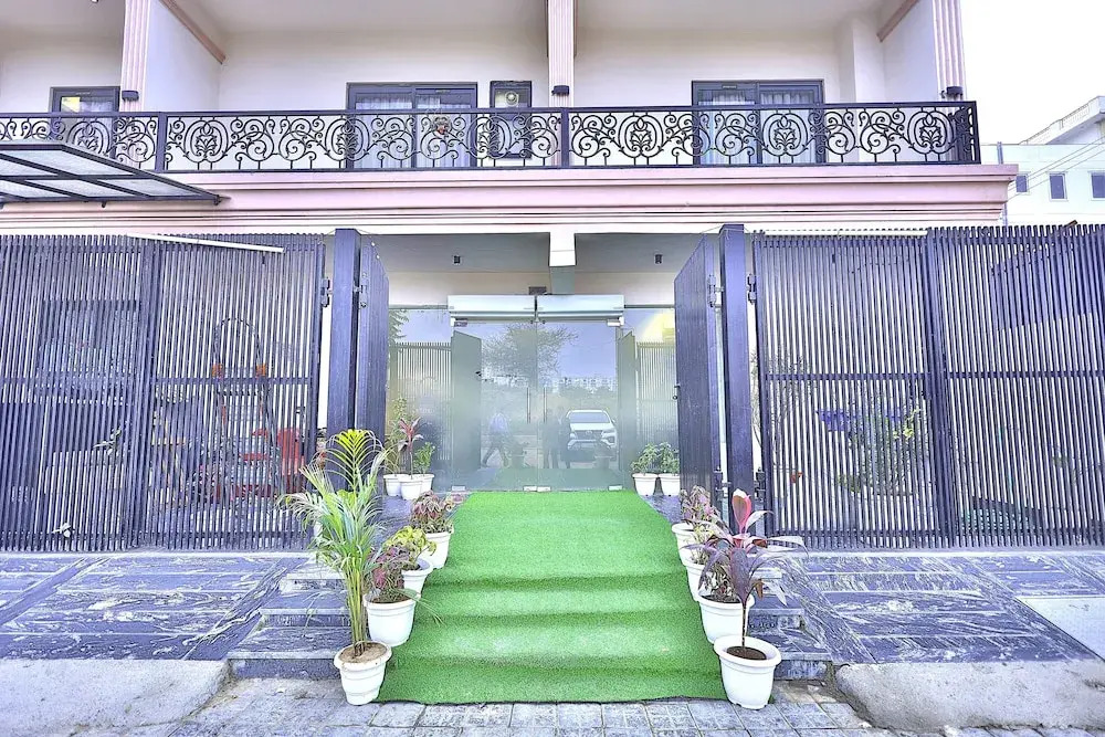 Orsom Stay Rooms with Jacuzzi Sector 53 Gurgaon