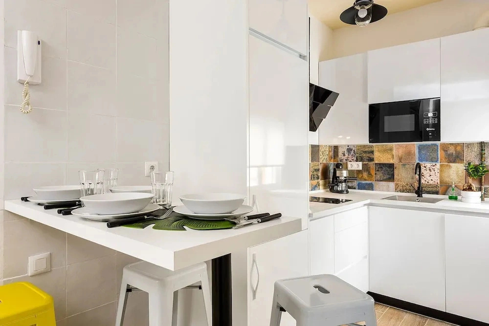 Modern and Exclusive Apartment Located in the Historic Heart of Seville Pajaritos