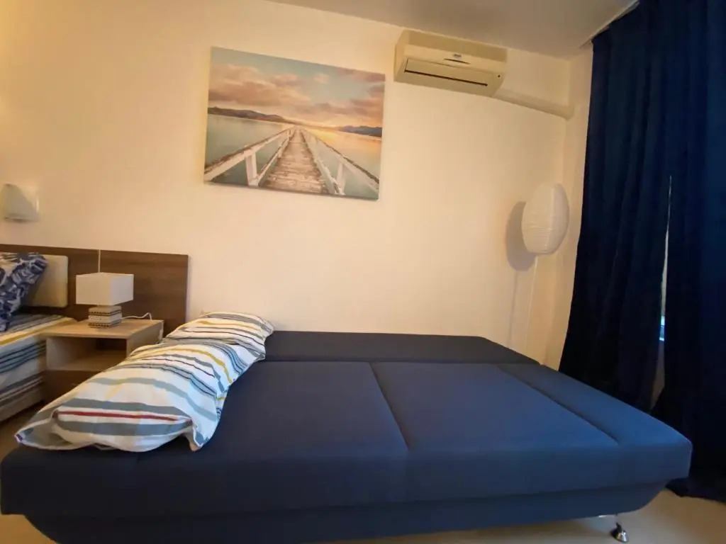 Large Studio Esperanto 401
