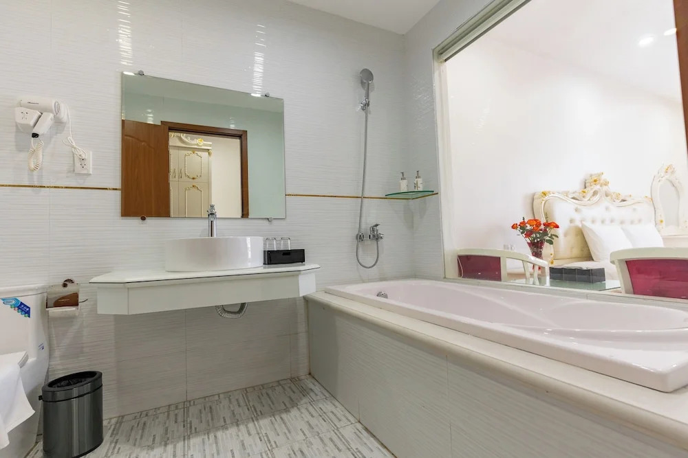 Grand Hill Hotel & Apartment
