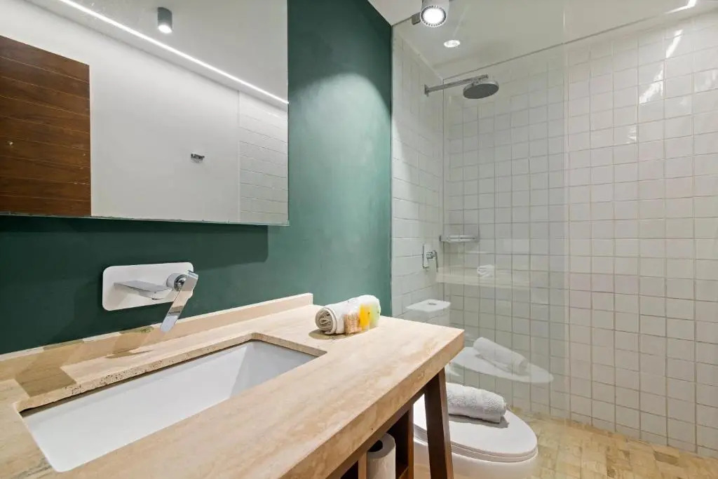 103 Cozy apartment with private terrace 2 br 2 ba