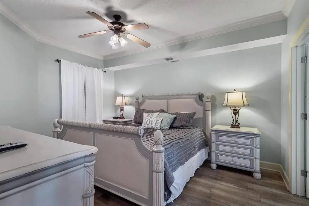 Phoenix on the Bay 2206- Elegant condo w/Lazy River Vortex Slide & Bay Views!