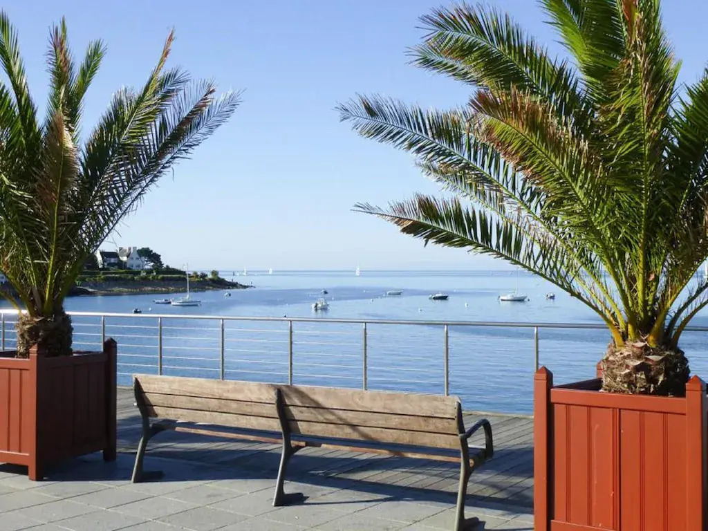 Holiday Home With Private Outdoor Pool, Gouesnac"h