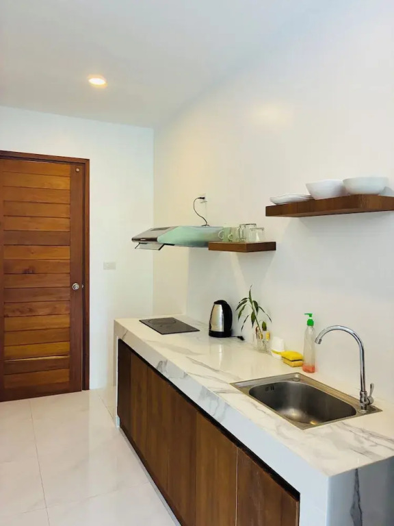 Hillside Haven-Luxury Room