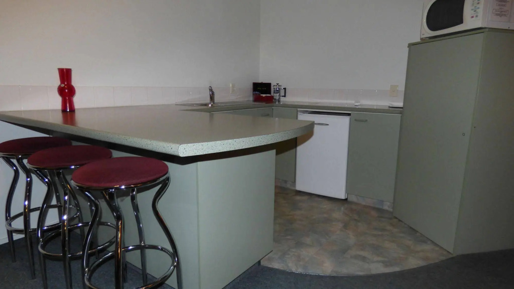 Alexandra Heights Motel