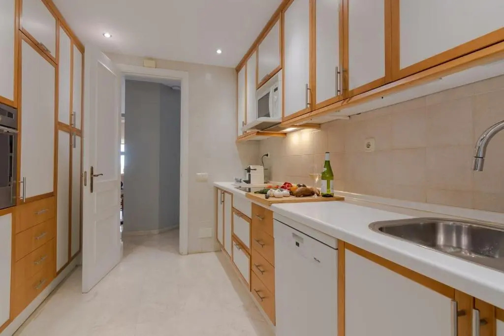 18166 - Superb Front Line Location - Heated Pool