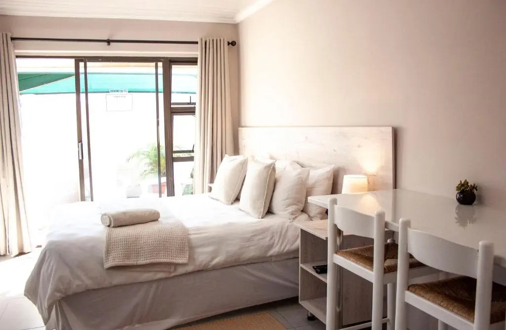 Kelzane Self-Catering