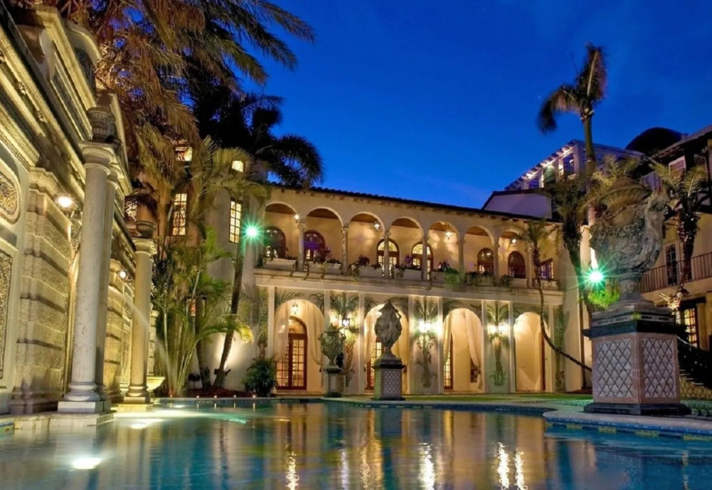The Villa Casa Casuarina