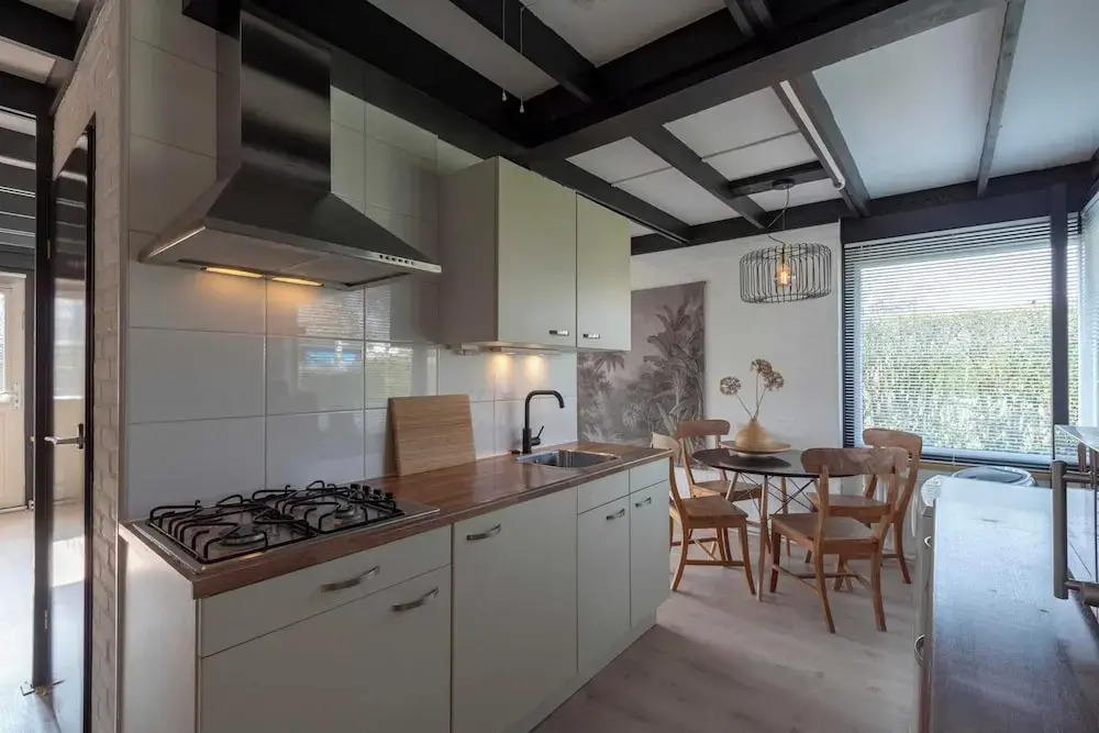 Attractive Bungalow With Modern Furnishings