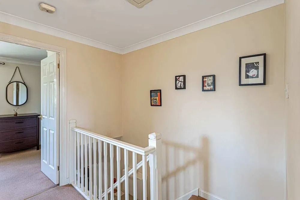 Beautiful 3 Bed House W Patio 10 Mins to Excel