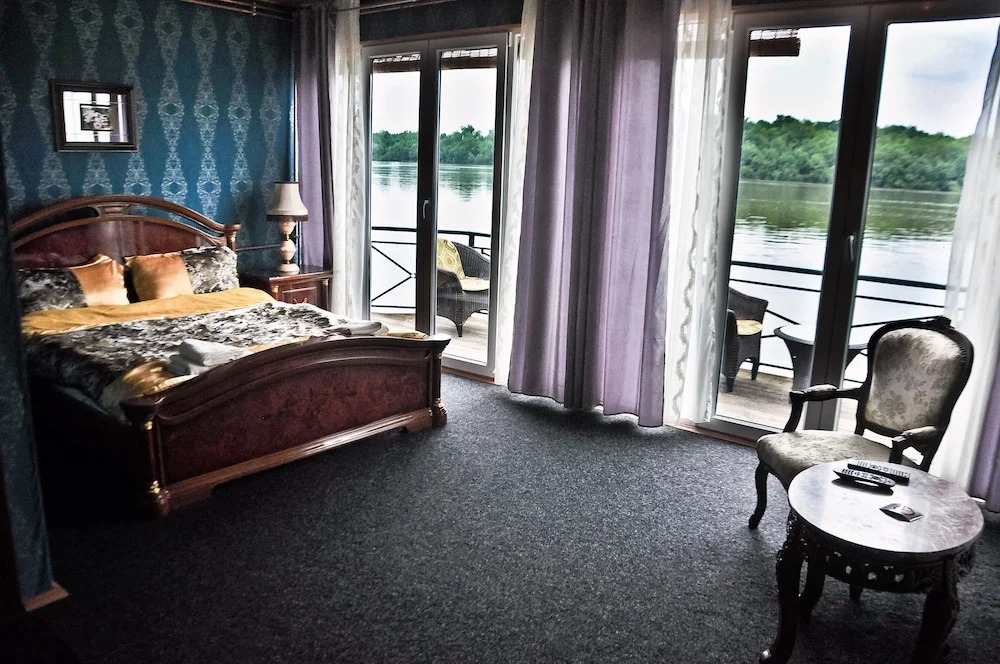 Hostel Otard