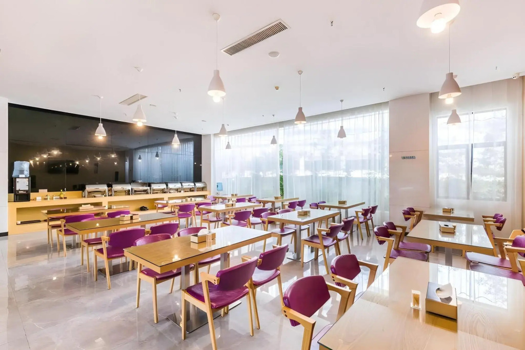 Lavande Hotel Foshan West Railway Station Shishan University Town