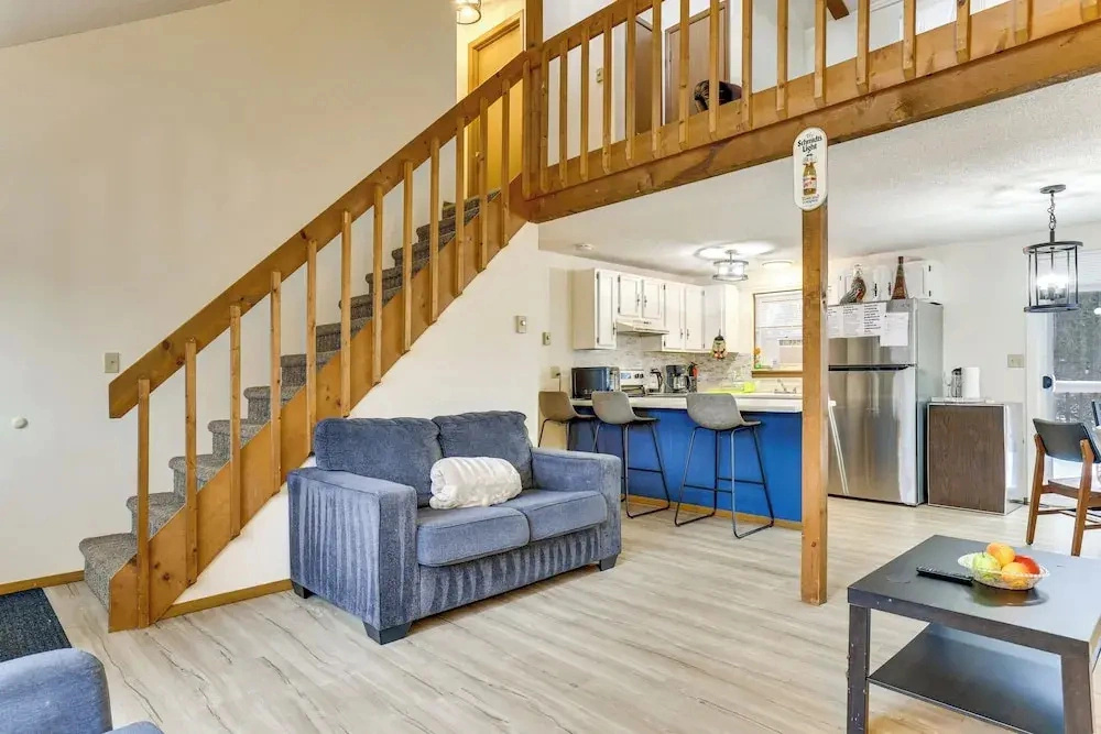 Ski, Swim & Hike! Family Home in Tobyhanna