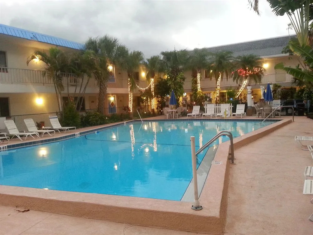 Island House Resort Hotel