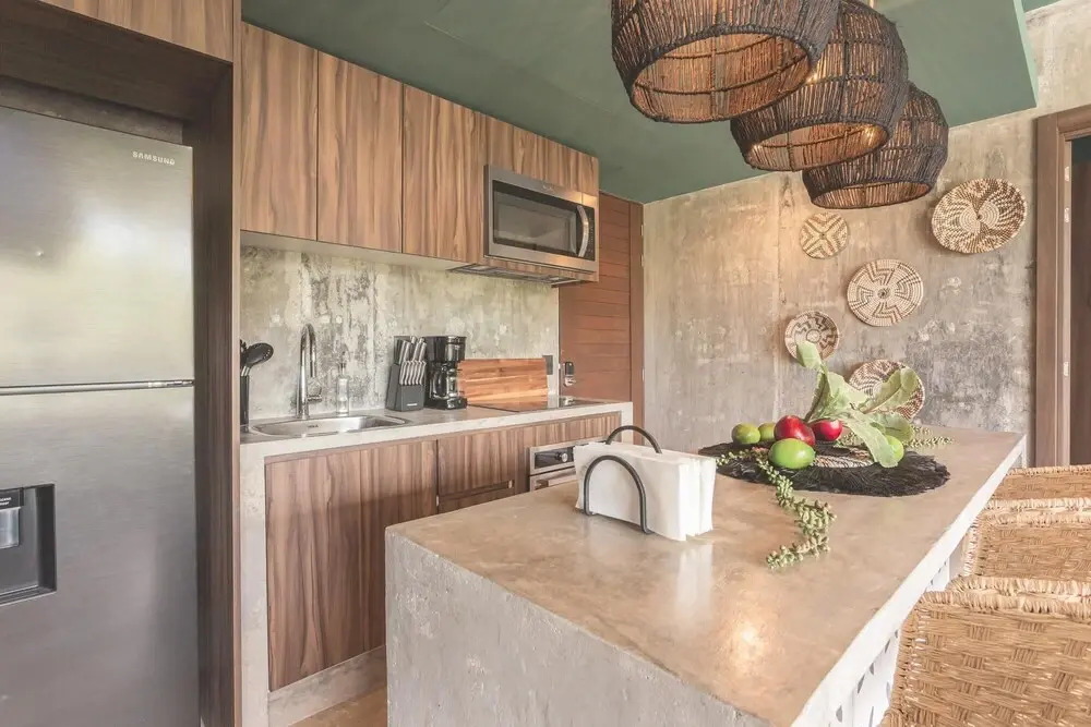 Stunning 2 Bed Condo Pools Gym Cenote Access