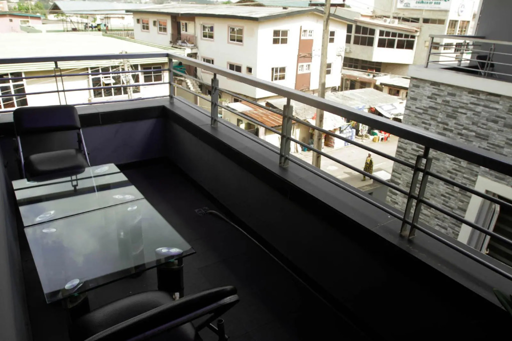 Crownedge Hotels