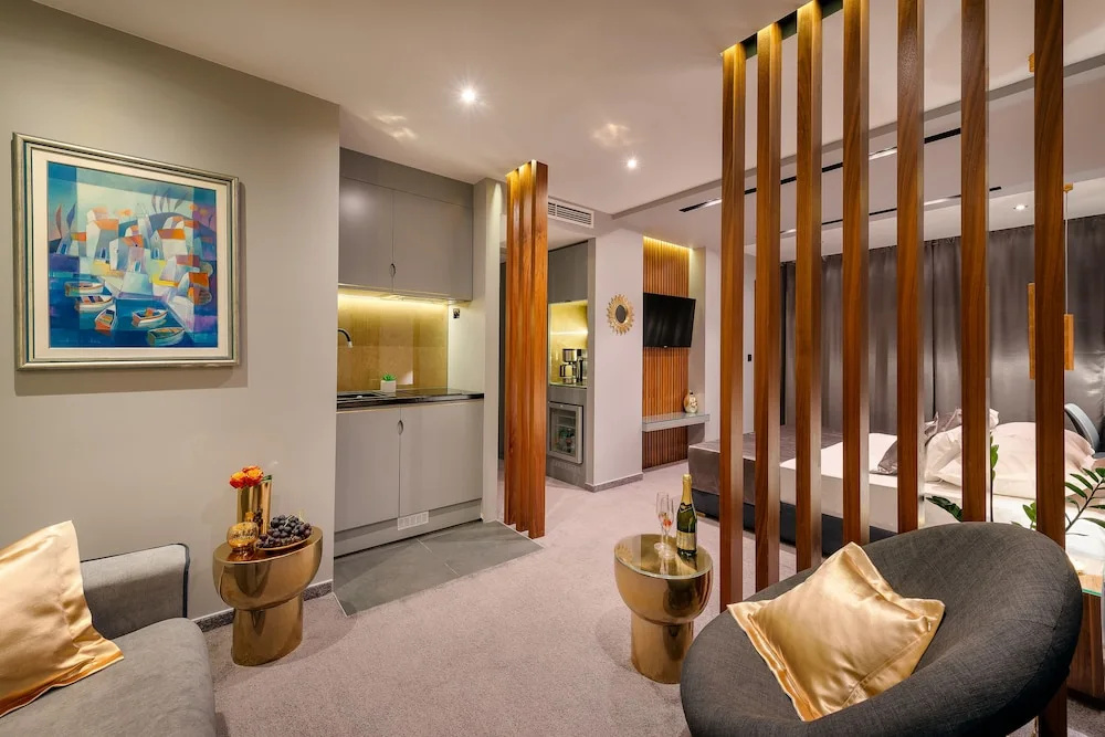 Royal Suites-Sky