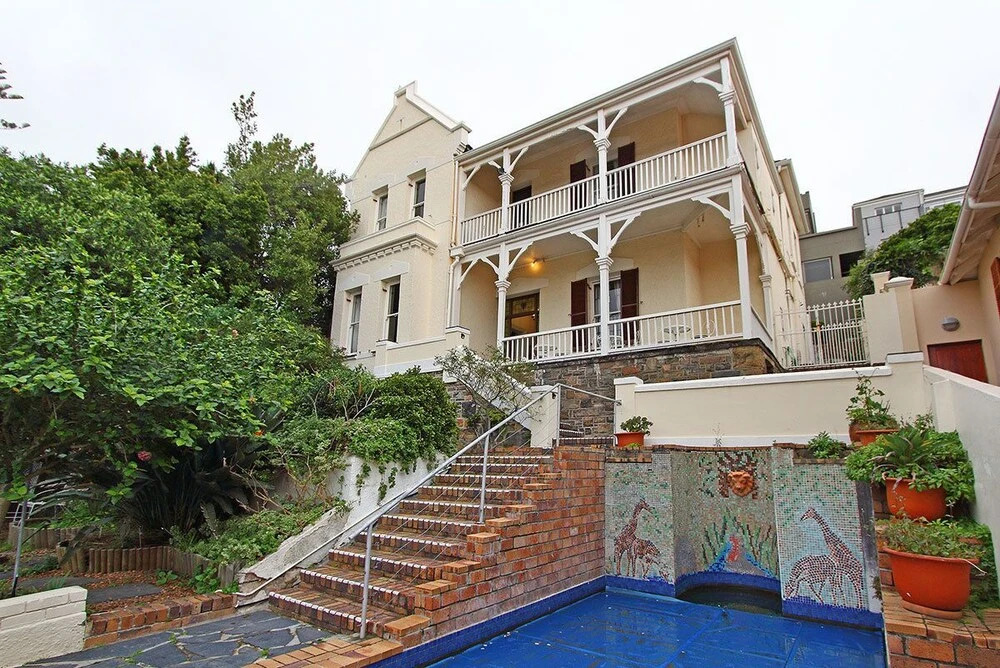 Hillcrest Manor Guesthouse