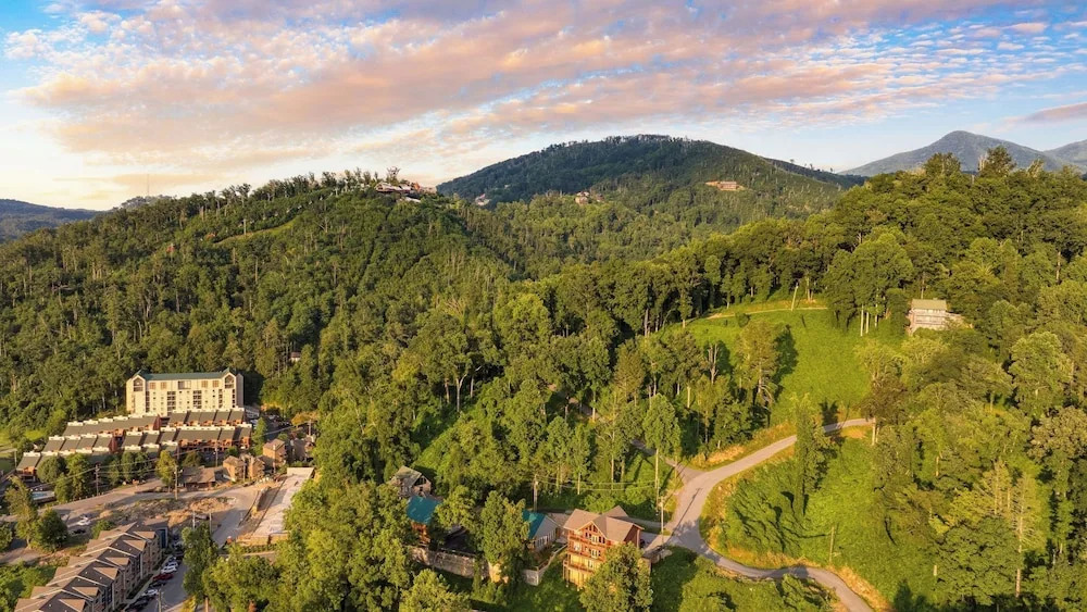 Sleeps 16 2 Cabins w/ Game Room, Hot Tub & Views Perfect & Perfect Too