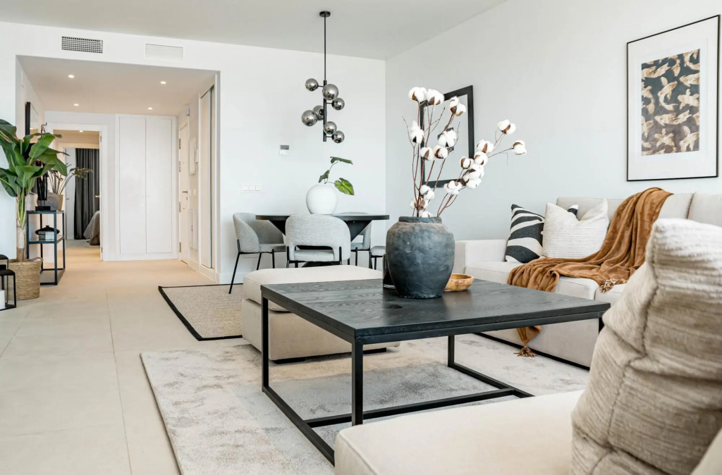 LME92B - Top class flat in Estepona, near beach