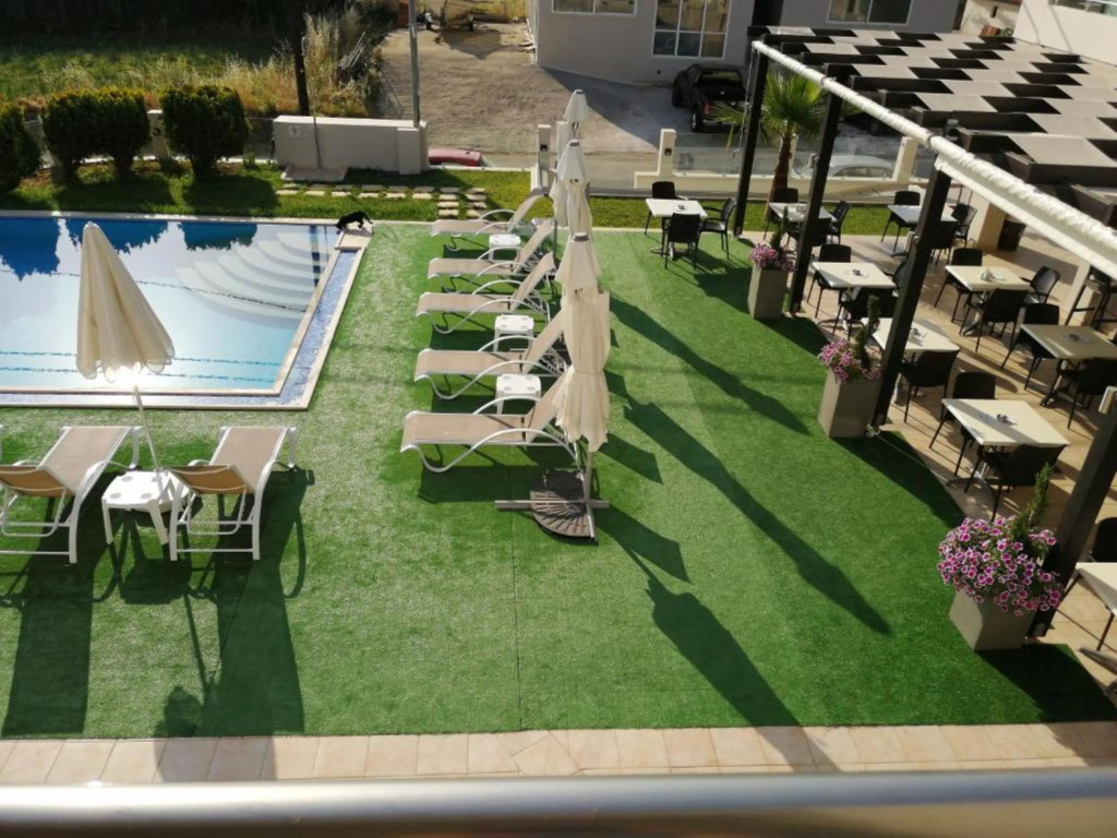 Carisa Suites and Apartments