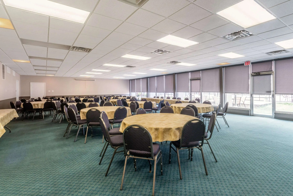 Quality Inn & Suites Vandalia near I-70 and Hwy 51
