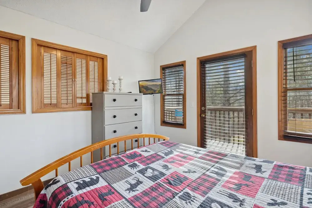 The Aerie 3 Bedroom Cabin by RedAwning