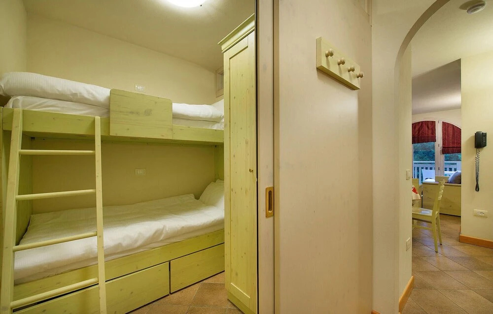 Beautiful Apartment in Ponte di Legno With 3 Bedrooms and Wifi