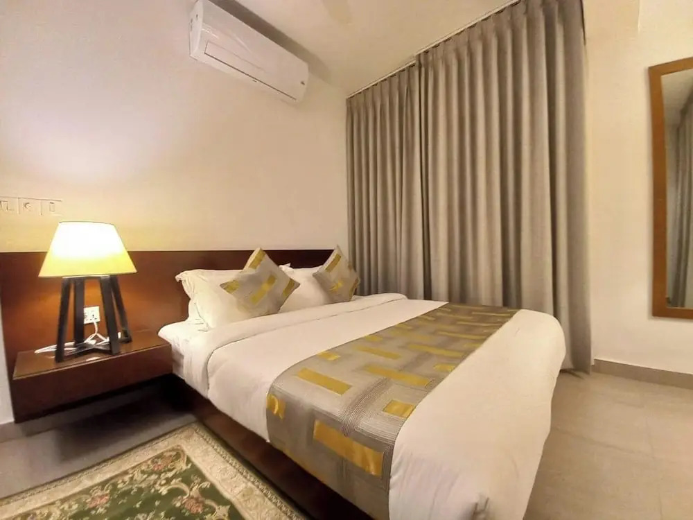 Royal Pearl Suites