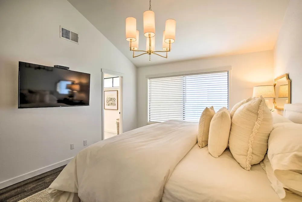 Palm Desert Escape w/ Patio, Grill & Fire Pit