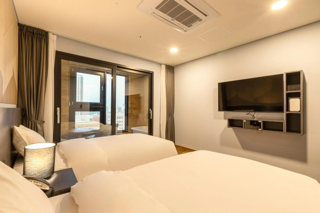 Urban-Est Hotel