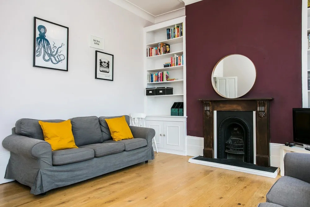 Spacious 4 Bedroom Home In Finsbury Park