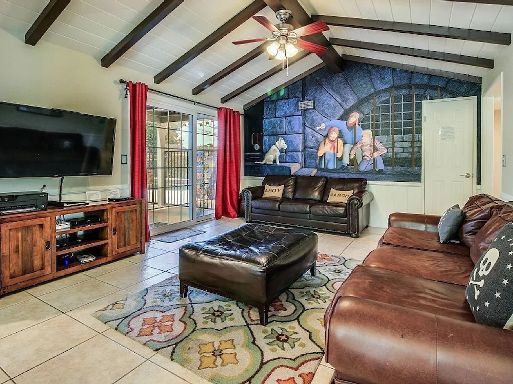 The Pirate's Cove - 5 Br Home