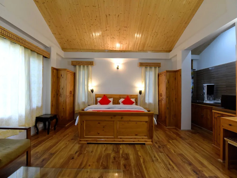 OYO 13351 Home Lavish 2BHK Hadimba Temple