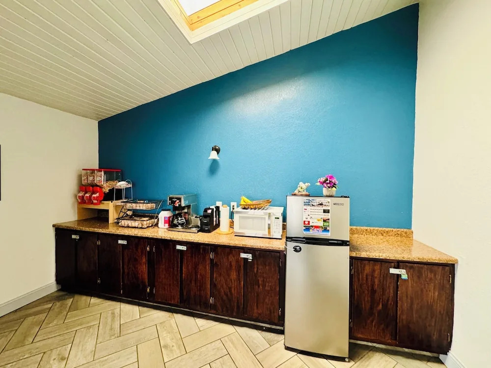 Ozark Inn and Suites