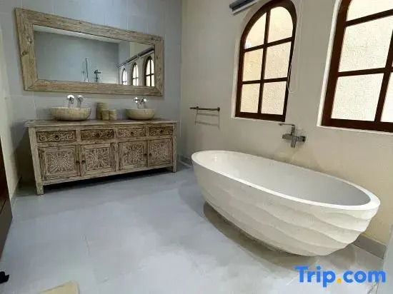 Luxury 3 Bed Pool Villa in Paradise