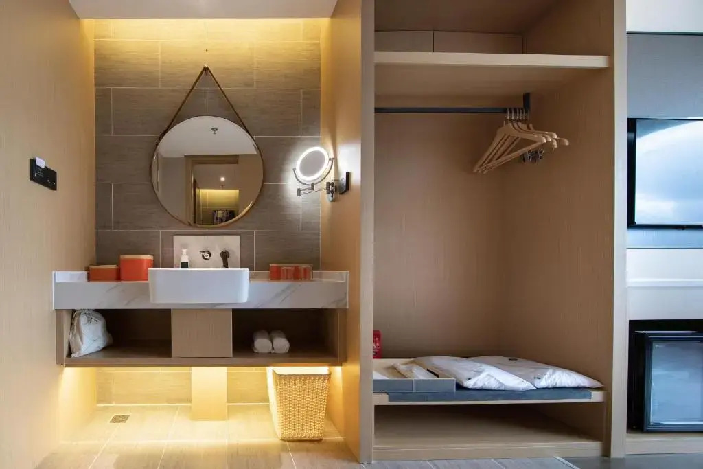 Atour Hotel Zhuhai Gongbei Fuhuali