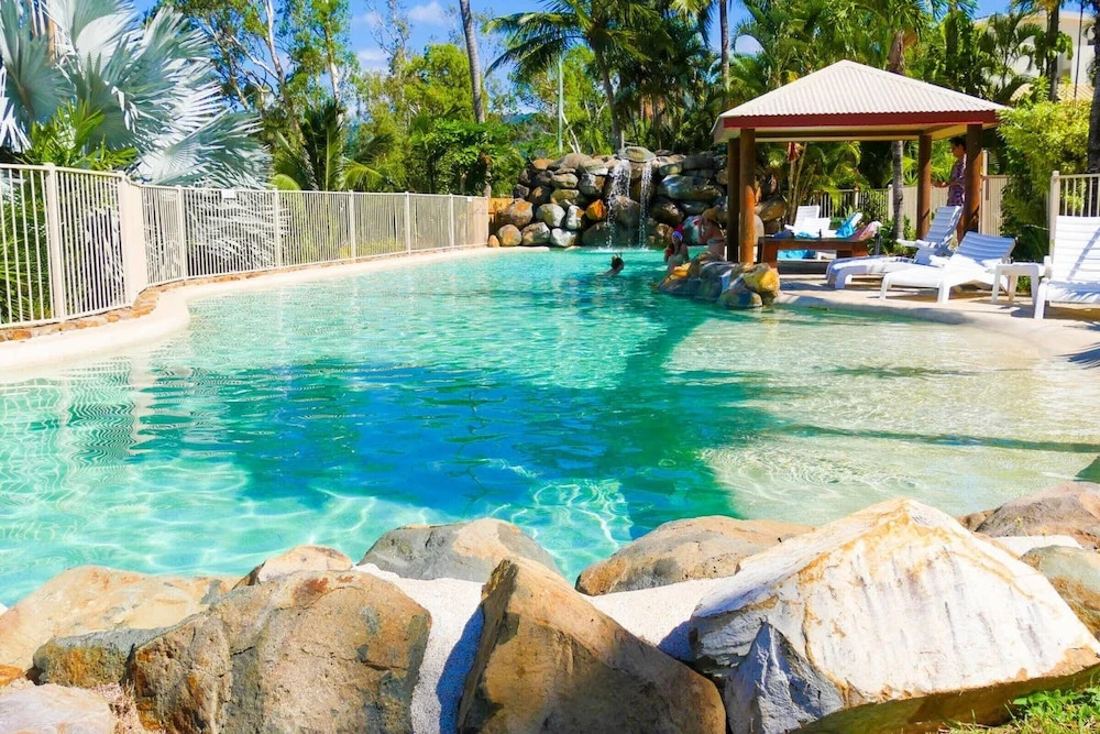 Spa Haven Deluxe 17A