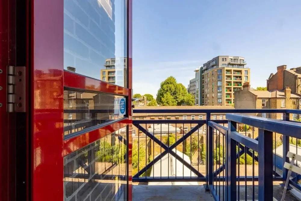 The Shadwell Secret - Contemporary 4bdr House