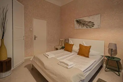 Rose Ruterra Suite