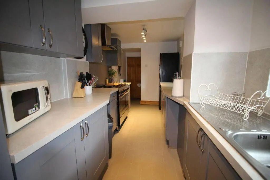 Cosy Modern Victorian 2 Bed Terrace