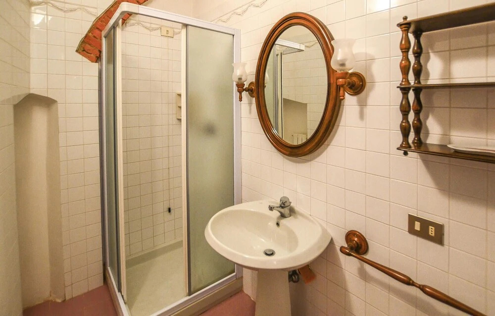 Beautiful Apartment in Rignano Sull'arno With 1 Bedrooms, Wifi and Outdoor Swimming Pool