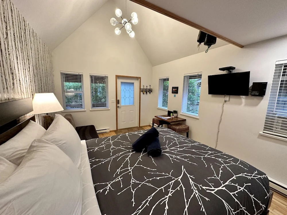 West Coast Cabin